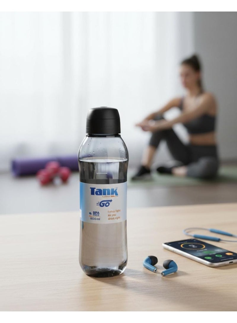 سبيس شوب زجاجة مياه تانك مي جو هايدريت 800 مل خالية من مادة BPA ومانعة للتسرب ومصنوعة من مادة تريتان المتينة بتصميم مريح للجيم والرياضة والمدرسة والسفر باللون الاسود - Image 2